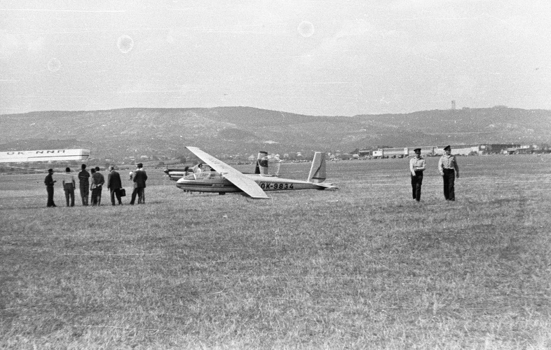 Let L-13 Blaník típusú vitorlázó repülőgép.