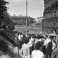 átjáró a Vörös tér és a szemben látható Manézs tér között, sorban állók a Lenin mauzóleumhoz.