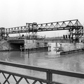 az ártéri Tisza-híd ("százlábú" híd) építése.