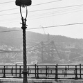 az Erzsébet híd építése, szemben a budai hídfő és a Gellérthegy.