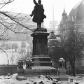 Erzsébet tér, Kossuth szobor.
