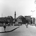 Mária Lujza hercegnő sugárút, szemben a Banja basi mecset.