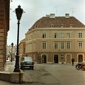 Fő tér, balra a Városháza, szemben a Patika-ház.