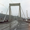Erzsébet híd, a pesti hídfőtől a Gellért-hegy felé nézve a híd avatása előtt.
