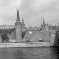 a Vörös tér, a Kreml és a Vaszilij Blazsennij székesegyház a Nagy Moszkva -folyó hídról nézve.