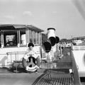 kikötő, háttérben az Öreg híd (ekkor Vörös Hadsereg híd). A felvétel a SZOT Budapest üdülőhajó fedélzetén készült.