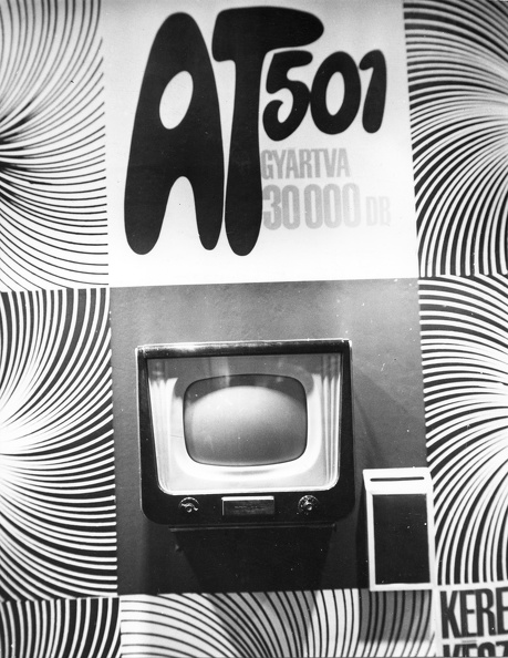 az első Orion TV az AT 501, a 30000. darab legyártásakor. 
