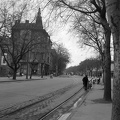 a Tisza Lajos (Lenin) körút és a Kiss Ernő utca sarka a Postapalota elől fotózva.