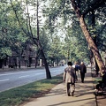 Andrássy út (Népköztársaság útja) a Rózsa utca felől a Kodály körönd (Körönd) felé nézve.