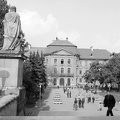 Eszterházy tér, Líceum a Főszékesegyház felé vezető lépcsőről nézve.