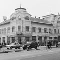 Kossuth Lajos utca - Szent János (Szabadság) tér sarok.