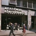 Váci utca 22. Akadémia könyvesbolt.