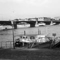 Bem rakpart, hajókikötő a Margit híd és a Jászai Mari tér házai felé nézve.