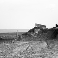 a Balatonalmádi-Káptalanfüred közötti felüljáró, balra a 71-es főút és a vele párhuzamosan haladó balatoni vasútvonal.