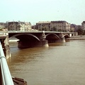 Margit híd, háttérben a Jászai Mari tér épületei.