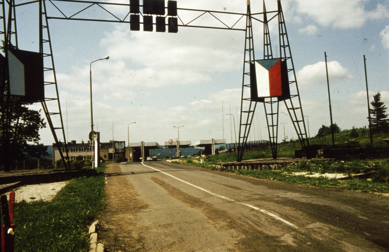 szlovák-lengyel határállomás Vyšný Komárnik és Barwinek között (Duklai-hágó).