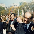 Kossuth Lajos tér 1989 október 23-án, a köztársaság kikiáltása idején. Piros csokornyakkendővel Mark Palmer USA nagykövet.